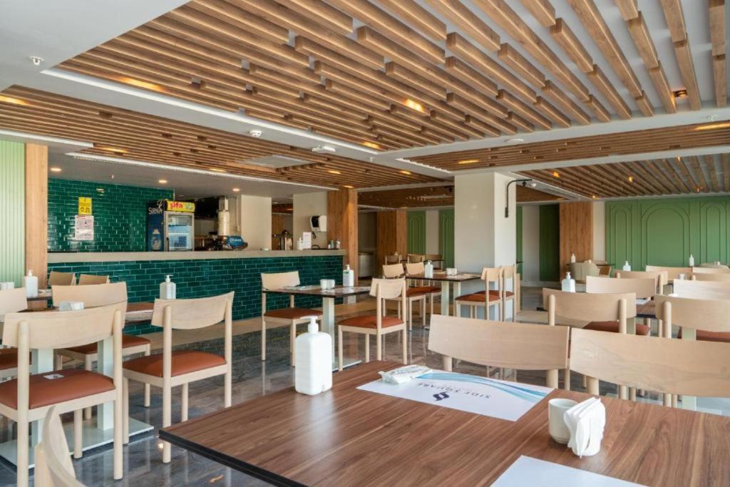 Side Square Hotel Экстерьер фото